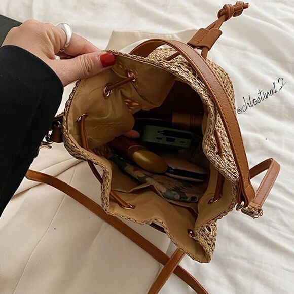 Women's Woven Straw Bucket Drawstring Tote Handbag, Light Brown or Beige - Picture 9 of 12